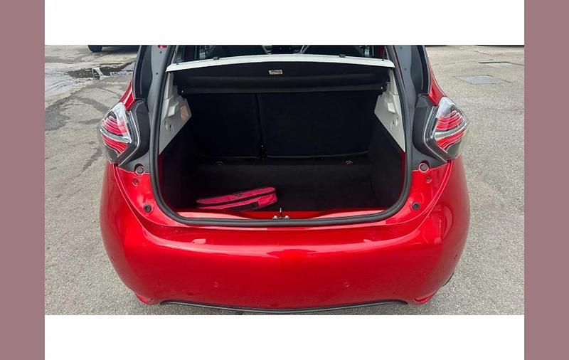 Used Renault Zoe GT-Line 100 kW (136 HP) 2022 Red Hatchback