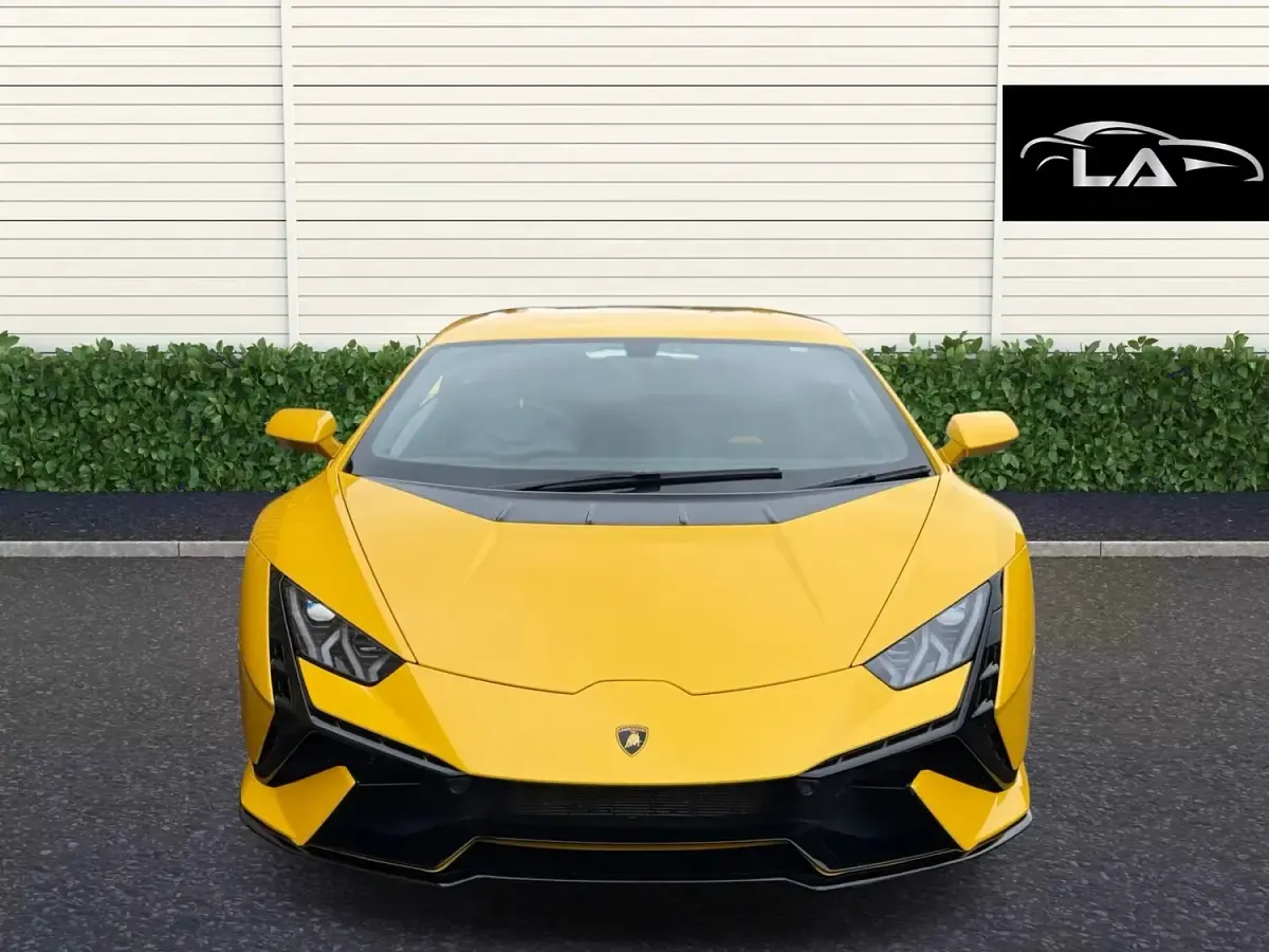 Used Lamborghini Huracán 631 HP (464 kW) 2023 Yellow Coupe