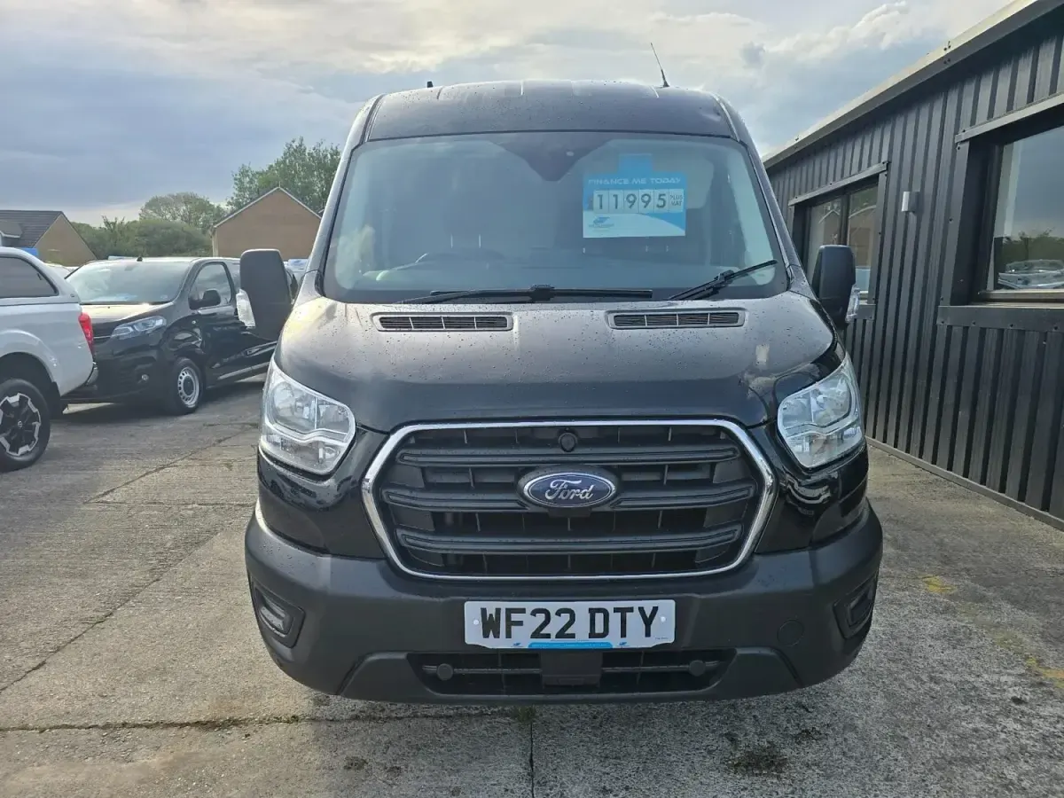 Second-hand Ford Transit Trend 130 CP (95 kW) 2022 Negru Van