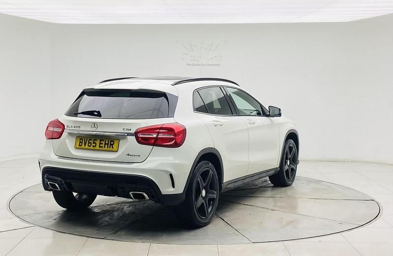 Used Mercedes GLA220 AMG line 170 HP (125 kW) 2015 White SUV