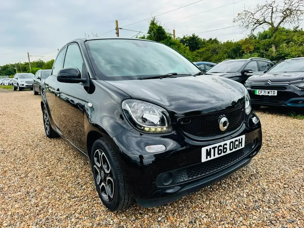 Used Smart ForFour Premium 71 HP (52 kW) 2016 Black Hatchback
