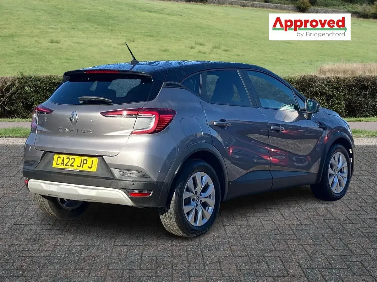 Usado Renault Captur Iconic 2022 Gris SUV