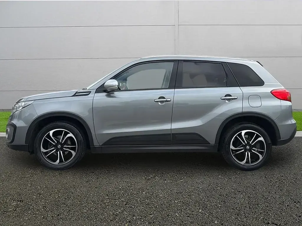 Usado Suzuki Vitara 140 CV (102 kW) 2016 Gris SUV
