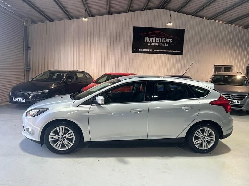 Used Ford Focus Titanium 115 HP (84 kW) 2014 Silver Hatchback