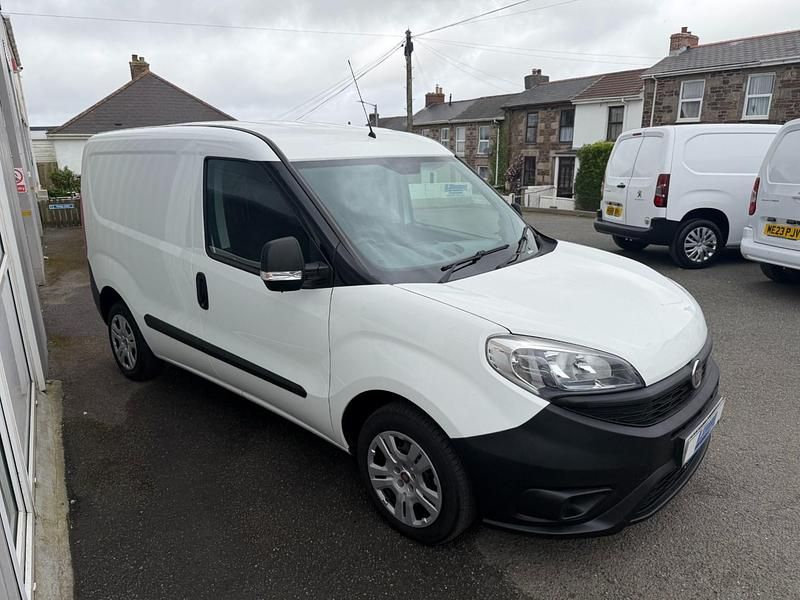 Begagnad Fiat Doblò 2017 Vit Minibuss