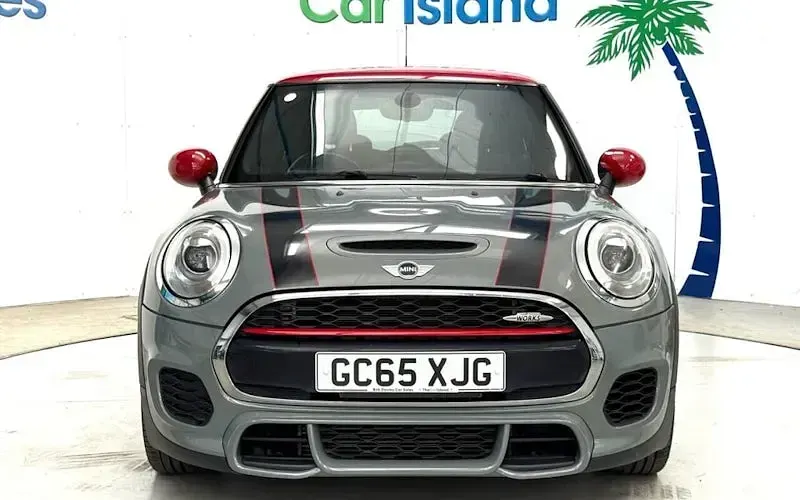 Usado Mini John Cooper Works Hatch 231 CV (169 kW) 2017 Utilitario