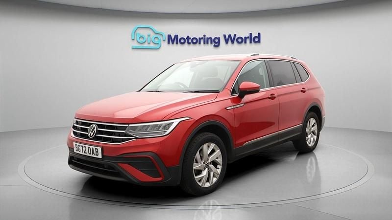 Used VW Tiguan Allspace S 148 HP (108 kW) 2022 Red SUV