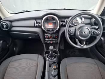Używany Mini ONE Classic 102 KM (75 kW) 2019 Szary Hatchback