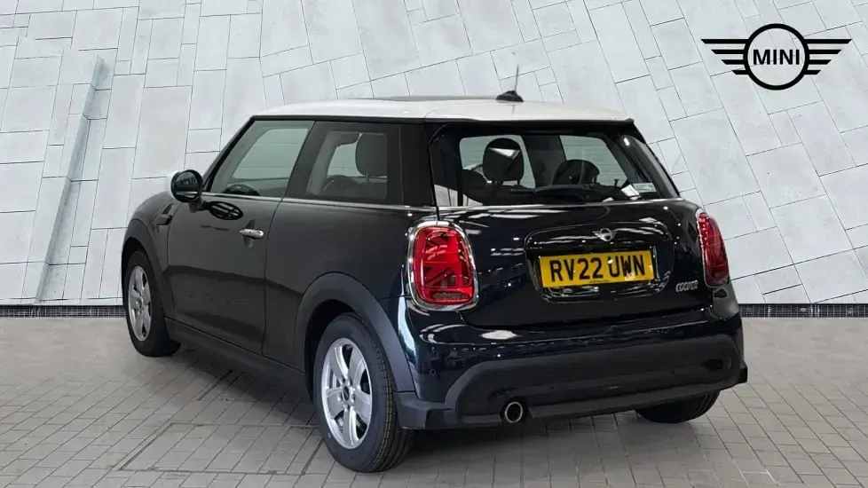 Used Mini Cooper Classic 134 HP (98 kW) 2022 Black Hatchback
