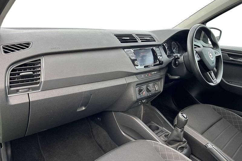 Used Skoda Fabia Colour Edition 94 HP (69 kW) 2019 Rallye green metallic black magic pearl effect Hatchback