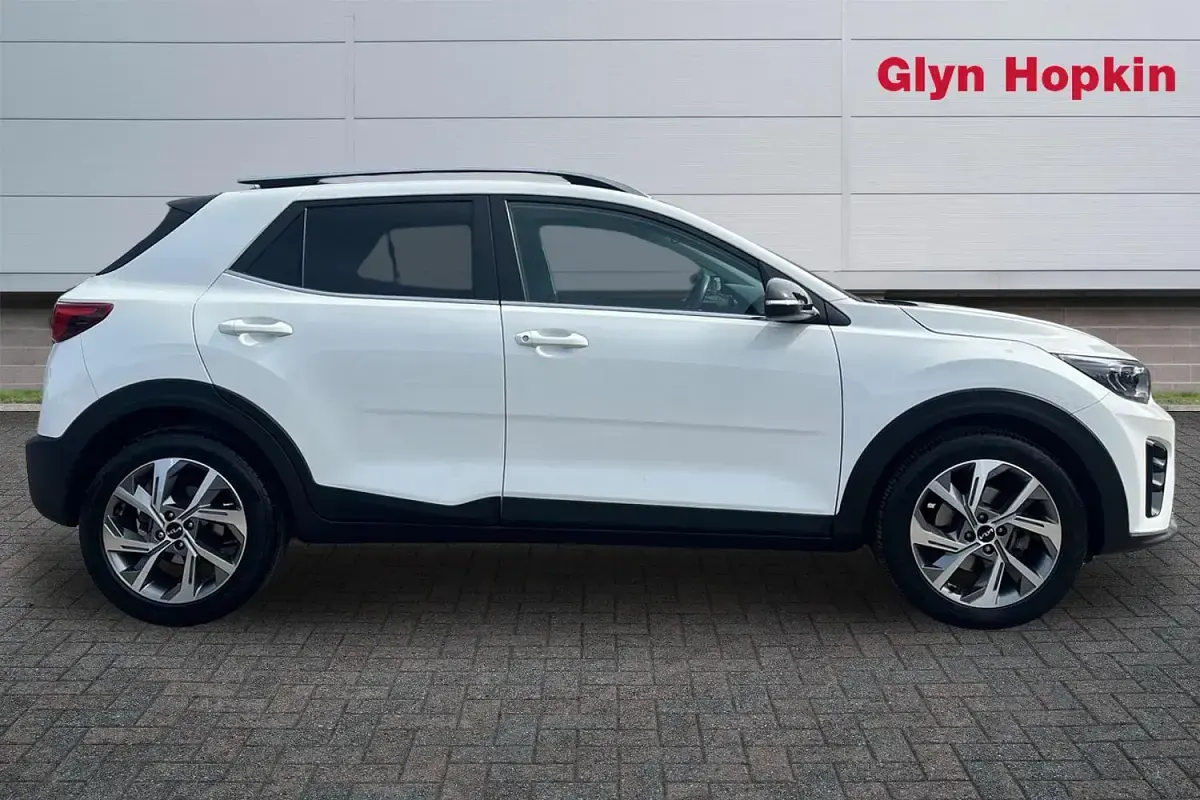 Used Kia Stonic GT-Line 118 HP (86 kW) 2023 White SUV