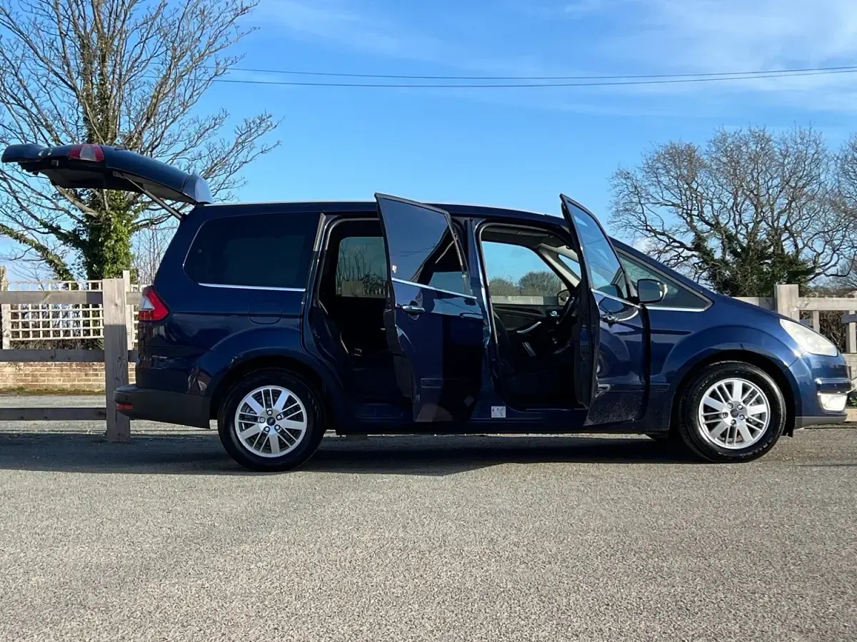 Used Ford Galaxy Ghia 2007 Blue MPV