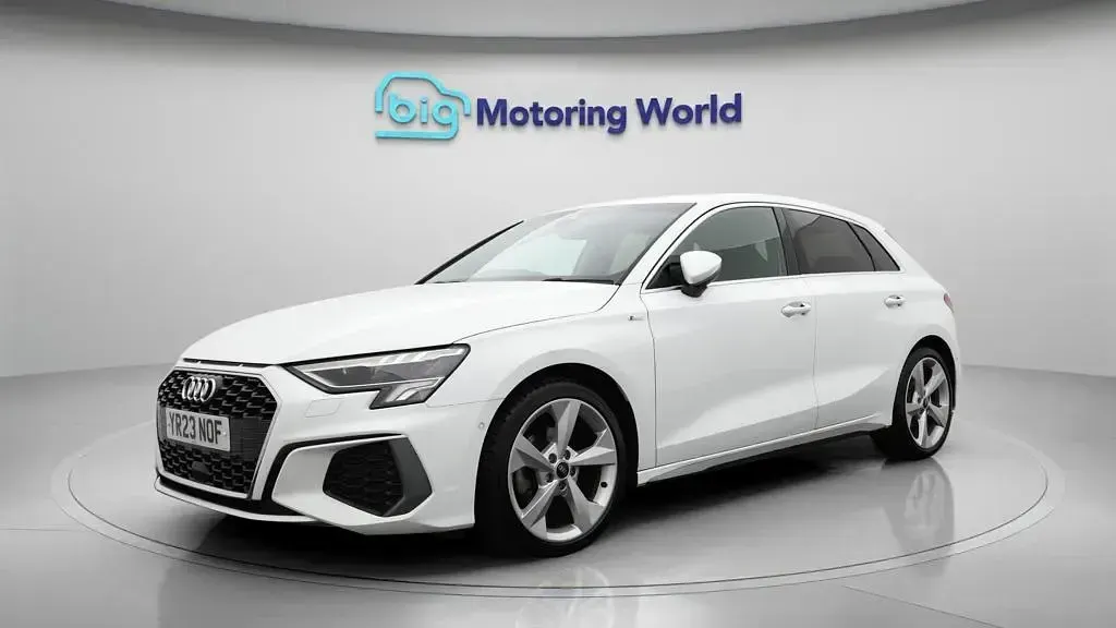 Used Audi A3 Sportback S-Line 150 HP (110 kW) 2023 White Hatchback