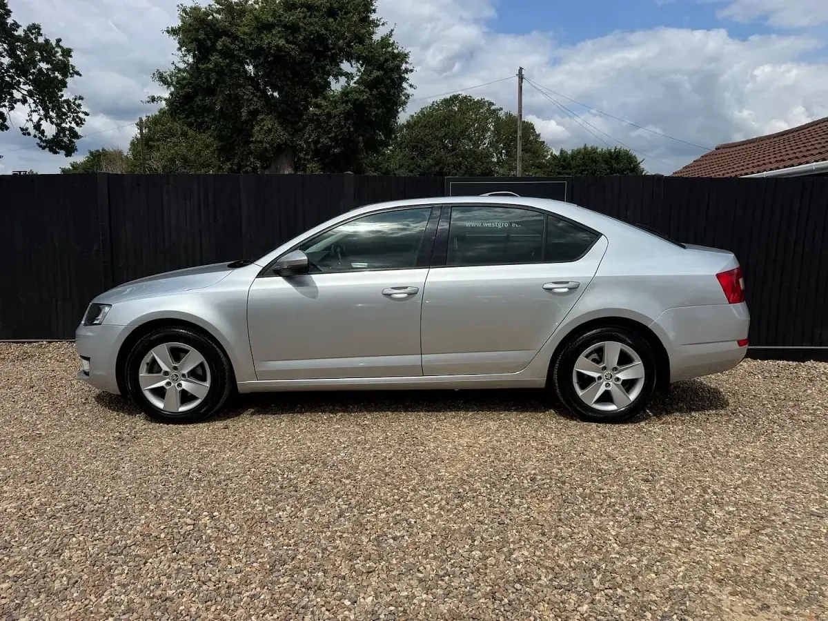 Used Skoda Octavia SE 150 HP (110 kW) 2016 Silver Estate