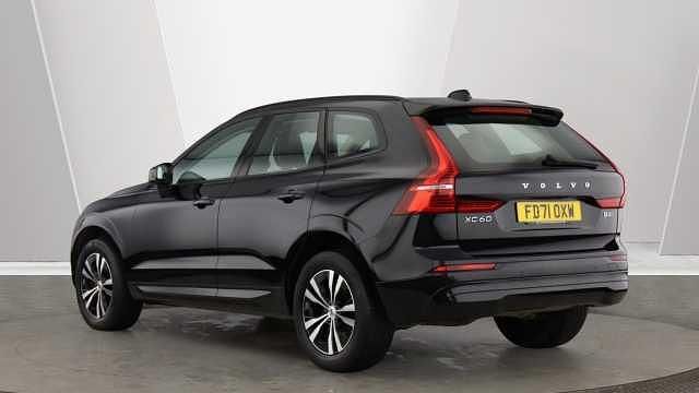 Used Volvo XC60 Momentum 194 HP (142 kW) 2022 Black SUV