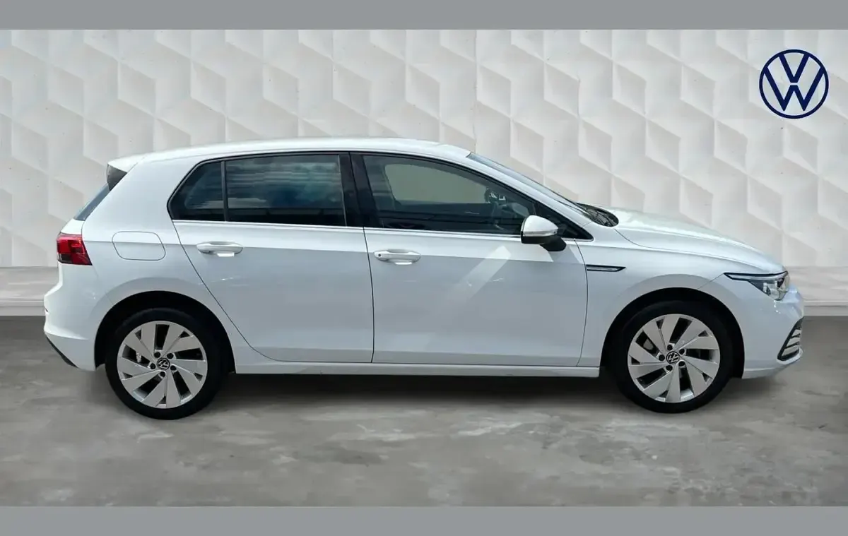 Used VW Golf VIII Style 128 HP (94 kW) 2020 White Hatchback