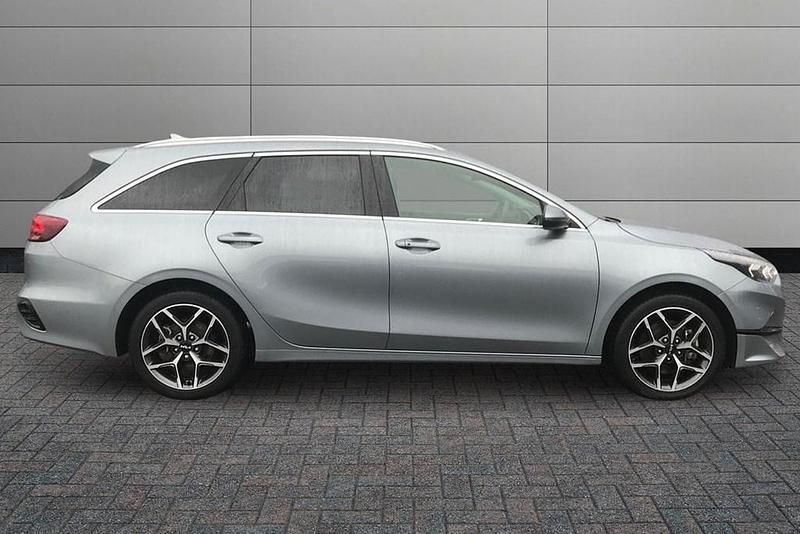 Used Kia Ceed Sportswagon 138 HP (101 kW) 2025 Silver Estate