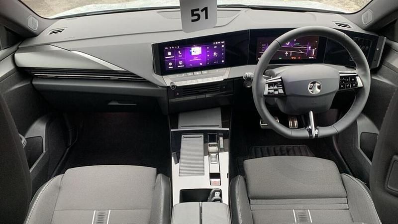 Used Vauxhall Astra 113 kW (154 HP) 2024 Grey Hatchback