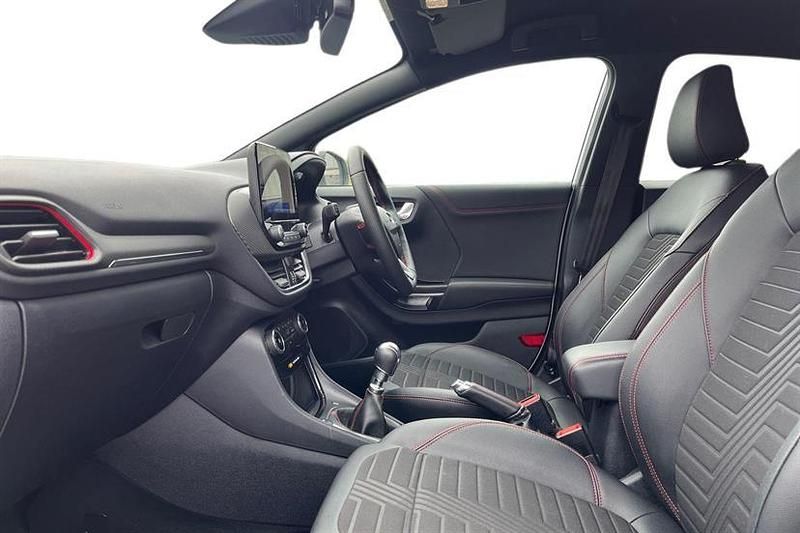 Używany Ford Puma ST-Line X 125 KM (91 kW) 2023 Biały Hatchback