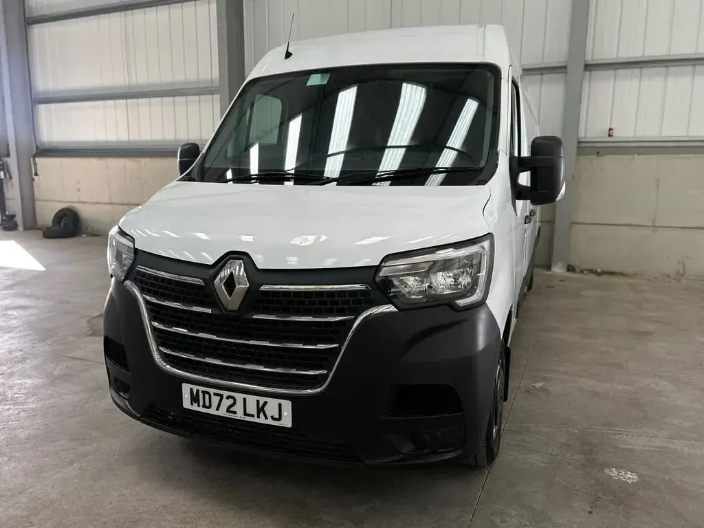 Begagnad Renault Master Business 135 HK (99 kW) 2022 Vit Minibuss
