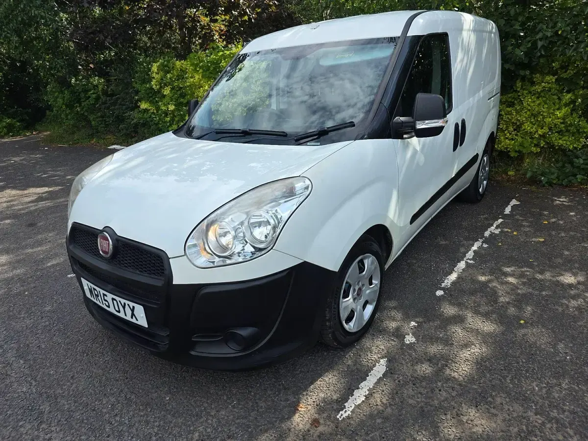 Used Fiat Doblò 90 HP (66 kW) 2015 White MPV