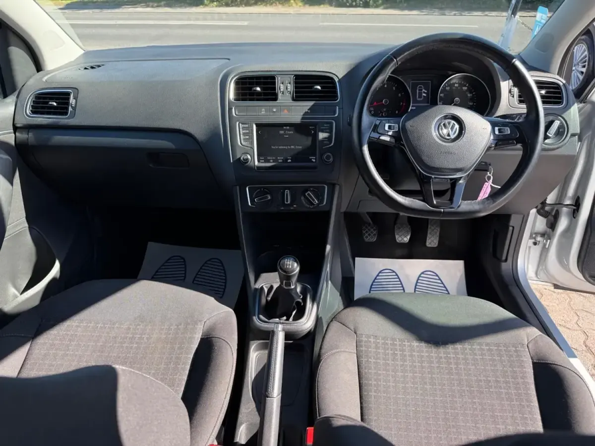 Used VW Polo Edition 60 HP (44 kW) 2017 Silver Hatchback