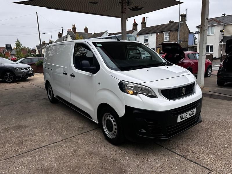 White Used 2018 Peugeot Expert S Van | £6,995 (Fair price) - Image 1/4