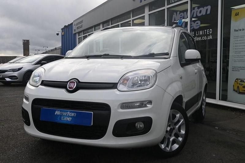 Used Fiat Panda Lounge 69 HP (50 kW) 2015 White Hatchback