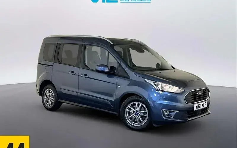Usado Ford Tourneo Titanium 120 HP (88 kW) 2021 Carrinha