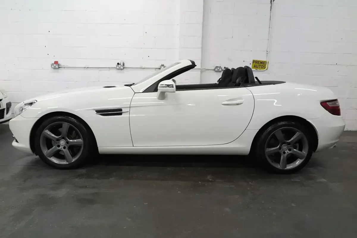 Used Mercedes SLK250 204 HP (150 kW) 2012 White Cabriolet