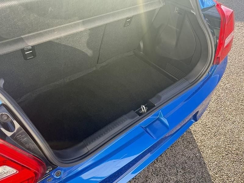 Used Suzuki Swift SZ-L 83 HP (61 kW) 2022 Zwg speedy blue met Hatchback