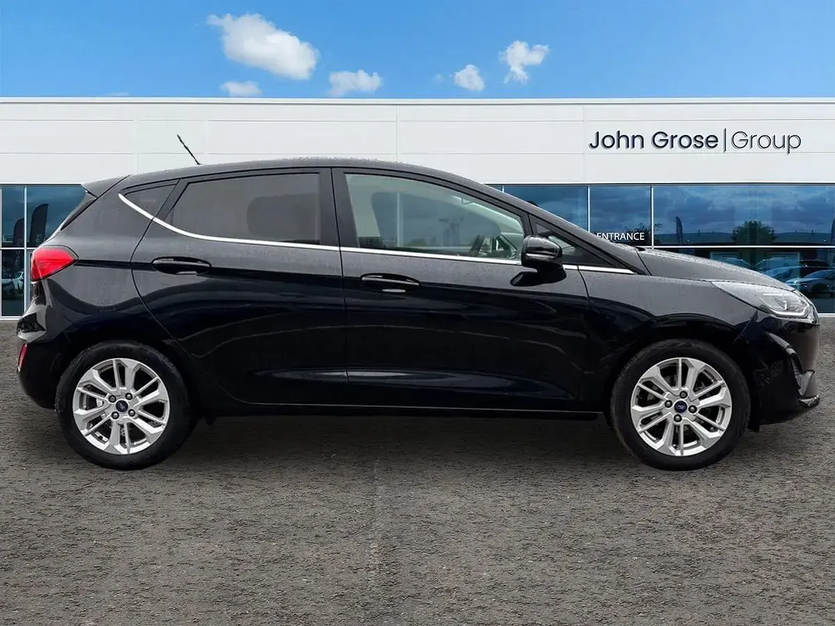 Używany Ford Fiesta Titanium 2023 Czarny Hatchback