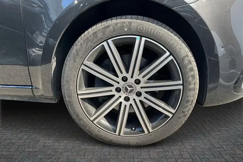 Used Mercedes V300 Premium 234 HP (172 kW) 2025 Graphite grey MPV