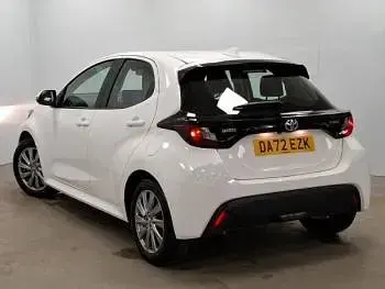 Used Toyota Yaris 116 HP (85 kW) 2022 White Hatchback