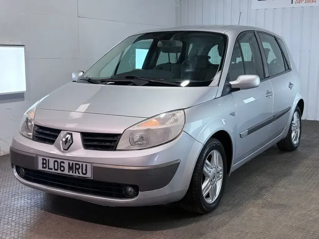 Used Renault Mégane Privilege 2006 Silver MPV