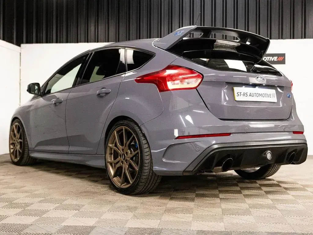Used Ford Focus RS 350 HP (257 kW) 2016 Grey Hatchback