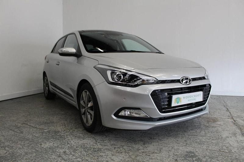 Silver Used 2016 Hyundai i20 Premium SE Hatchback | £8,495 (Fair price) - Image 1/3