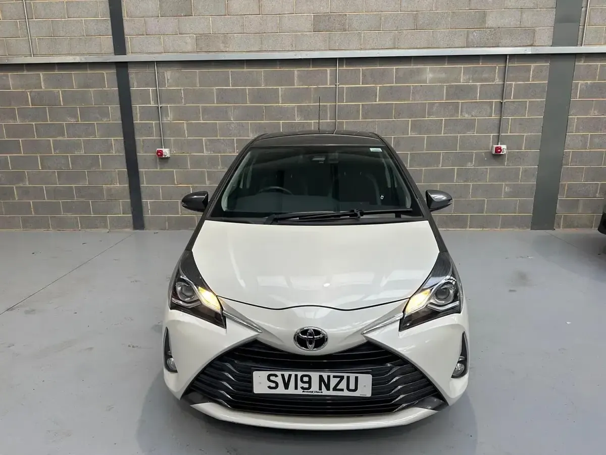 Used Toyota Yaris 2019 White Hatchback