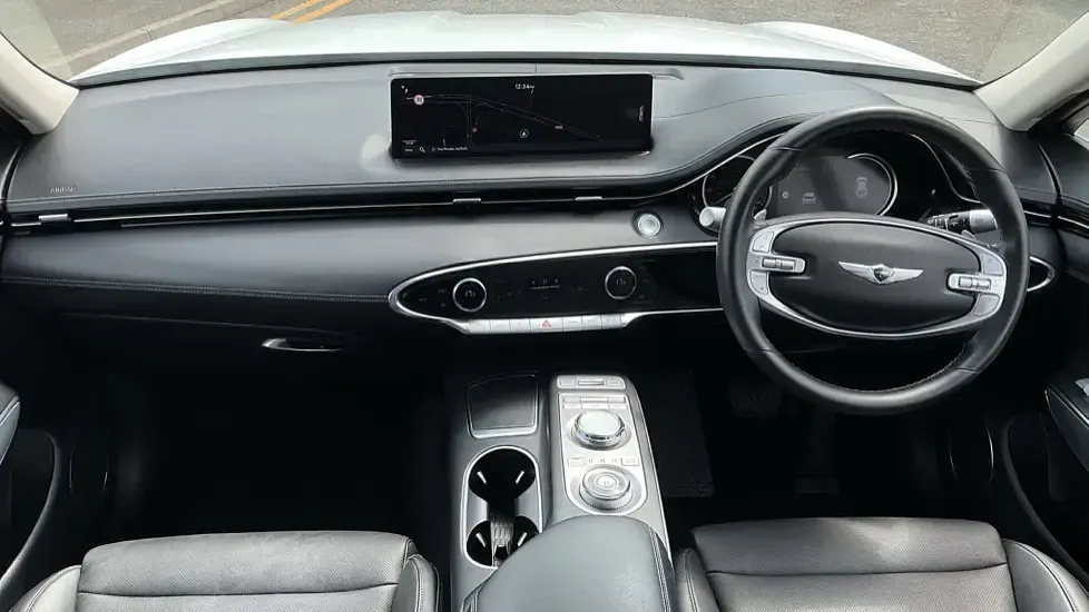 Used Genesis GV70 Premium 304 HP (223 kW) 2022 White SUV