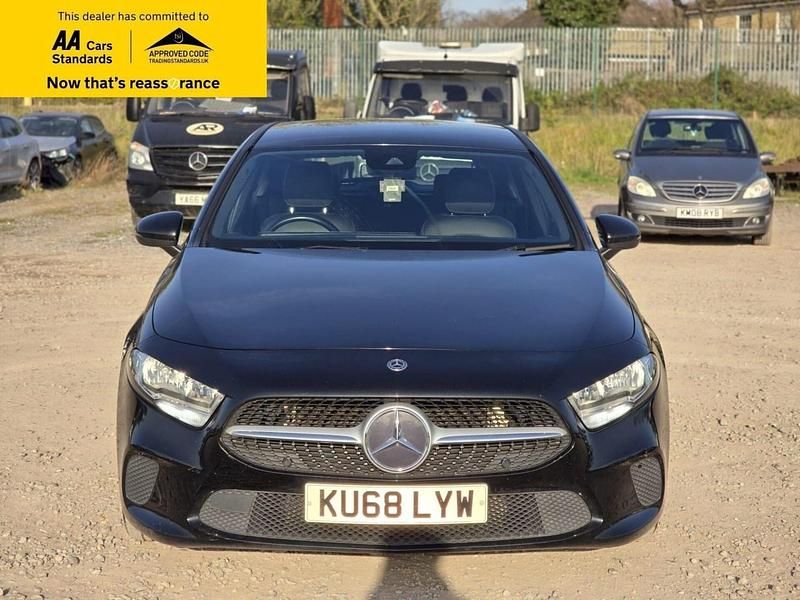 Used Mercedes A180 SE 116 HP (85 kW) 2018 Black Hatchback