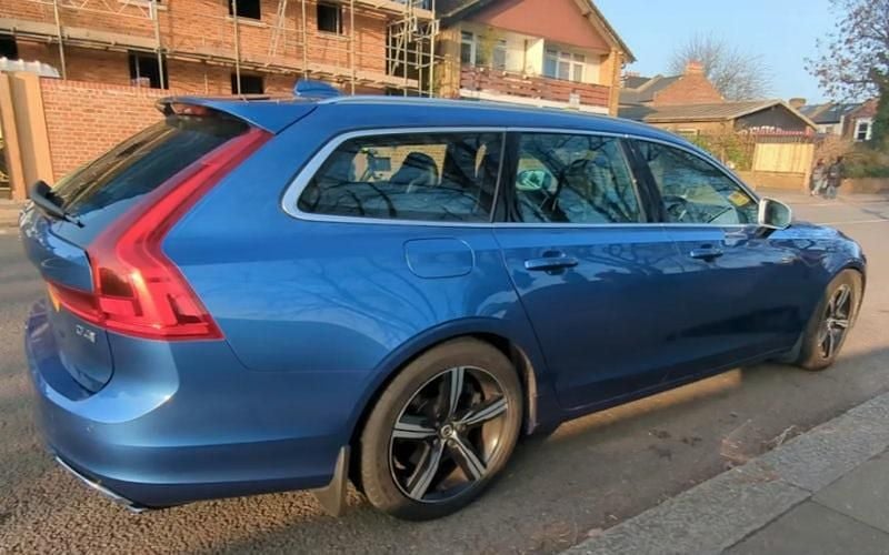 Used Volvo V90 R-Design 190 HP (139 kW) 2019 Estate