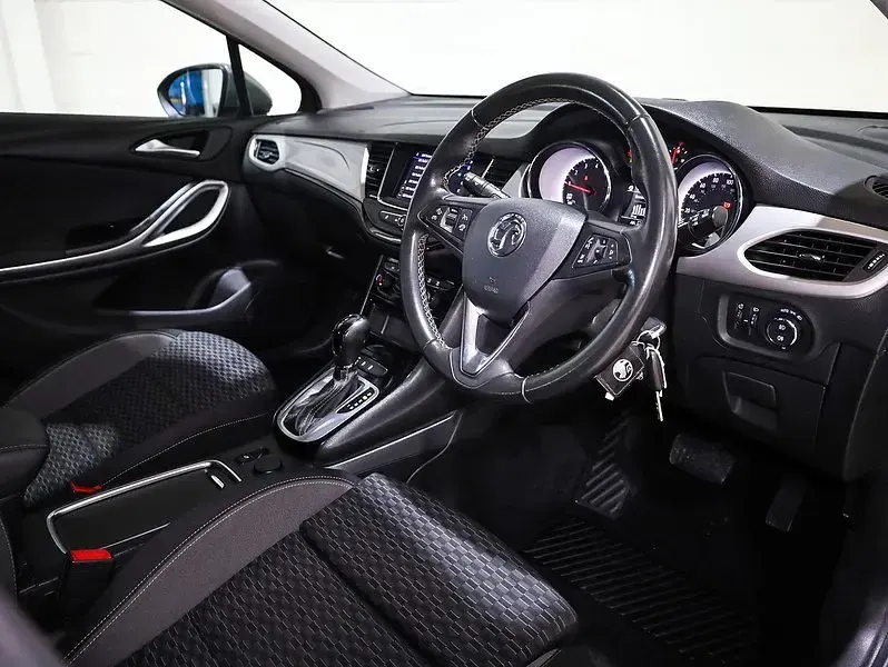 Used Vauxhall Astra SRi 145 HP (106 kW) 2021 Grey Hatchback