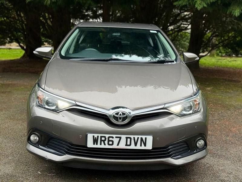 Used Toyota Auris 2017 Bronze Hatchback