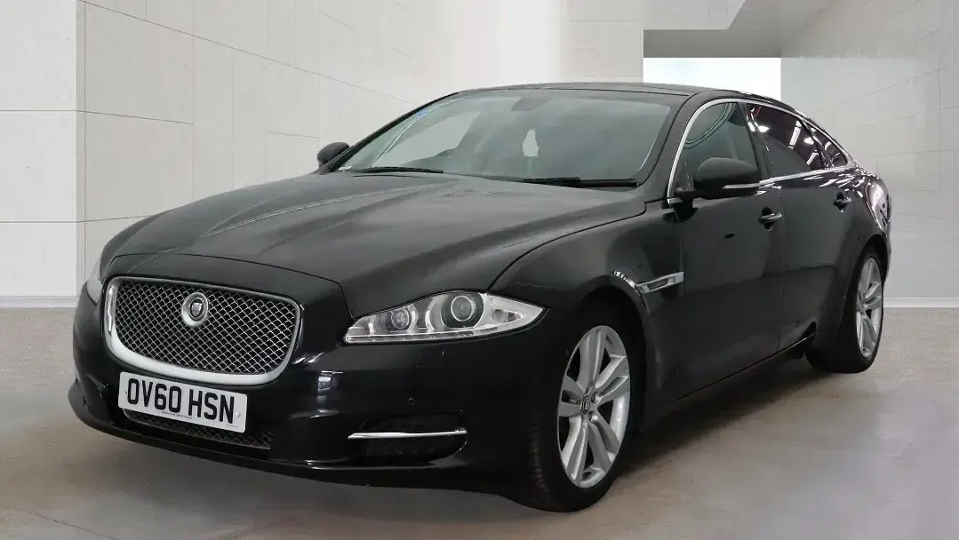 Used Jaguar XJ Portfolio 275 HP (202 kW) 2010 Black Sedan
