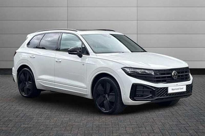 Used 2024 VW Touareg SUV | £50,990 (Fair price) - Image 1/4