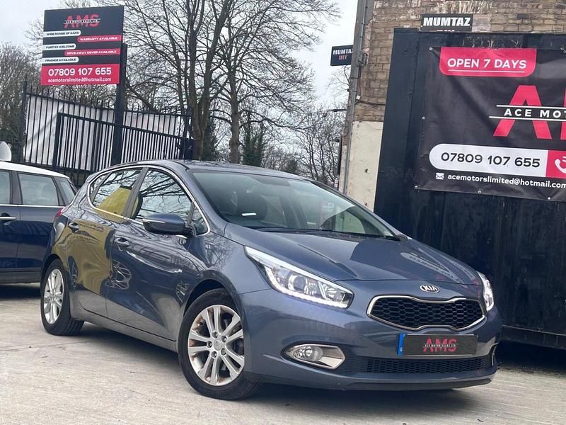 Blue Used 2012 Kia Ceed Hatchback | £3,495 (Fair price) - Image 1/4