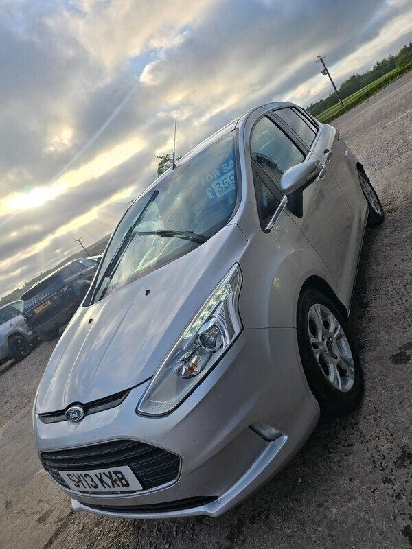 Usado Ford B-MAX Zetec 75 HP (55 kW) 2013 Prateado Monovolume