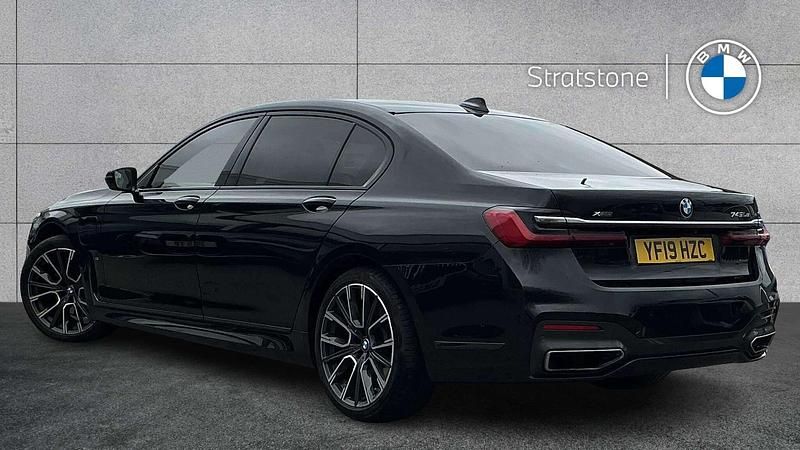 Used BMW 745e M Sport 389 HP (286 kW) 2019 Black sapphire metallic paint Sedan