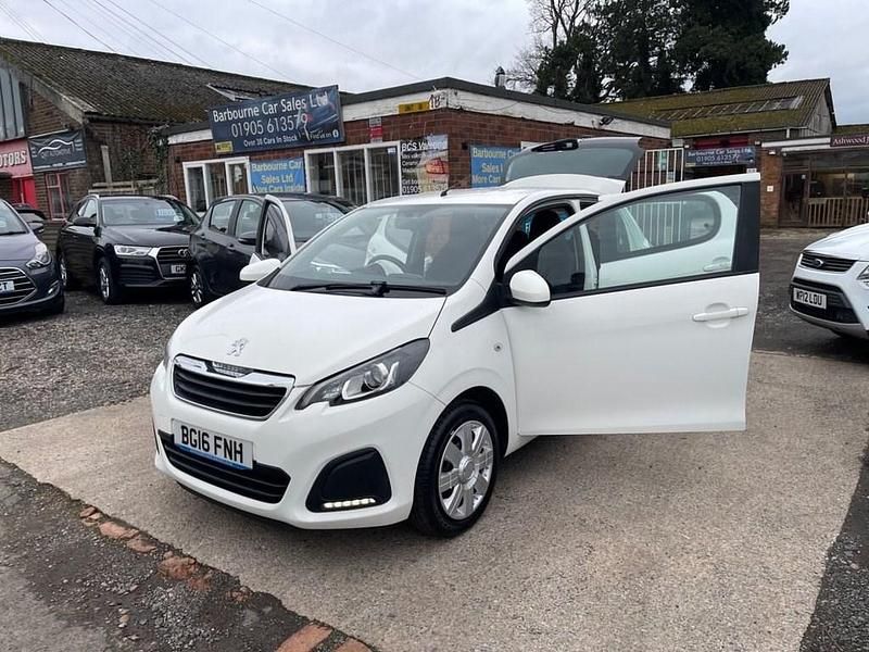 Used Peugeot 108 Active 68 HP (50 kW) 2016 White Hatchback