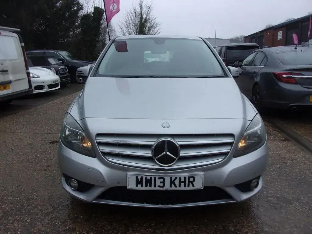 Used Mercedes B180 SE 109 HP (80 kW) 2013 Silver Hatchback